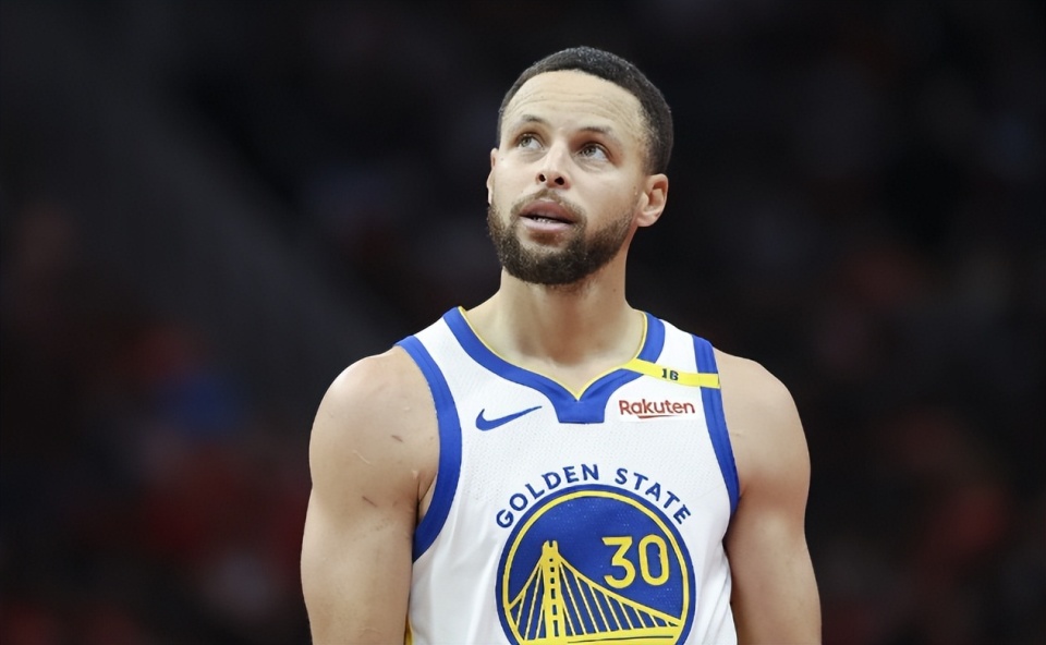 新秀赛季的, 几乎是一点