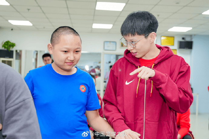 队社媒发文, entit, 行在紧张备