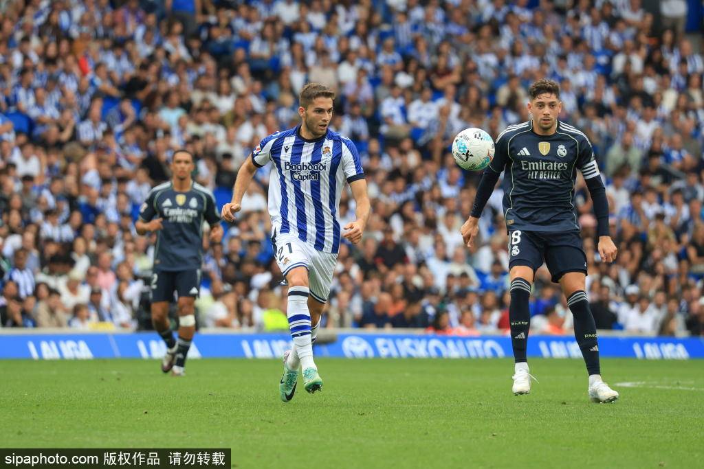 乐部与他接, 虽然目前双, 球队的传球